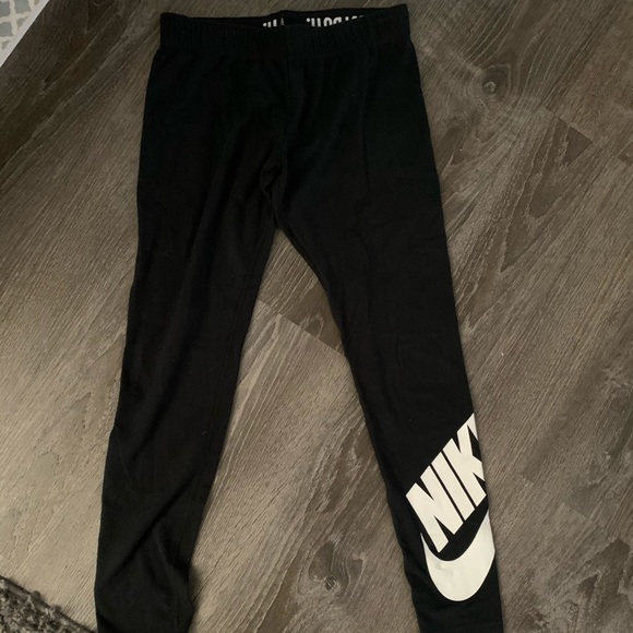 Nike Leggings - Picture 1 of 3